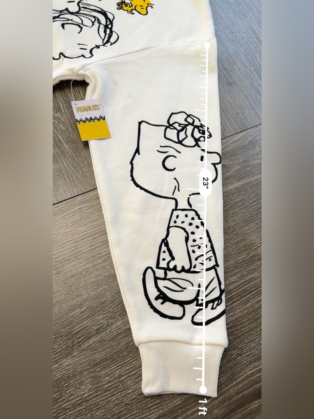 Peanuts Snoopy Charlie Brown Woodstock Women’s Sweatshirt Size M NWT Cream - Picture 7 of 7
